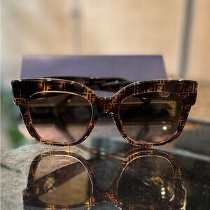📣 Moving Sale! Fendi 51mm Sunglasses brown red gradient